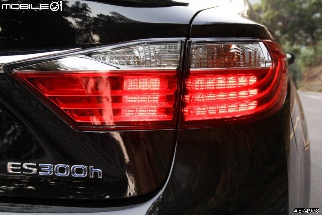 [開箱] LEXUS ES300h 豪華版 星耀黑 圖多慎入