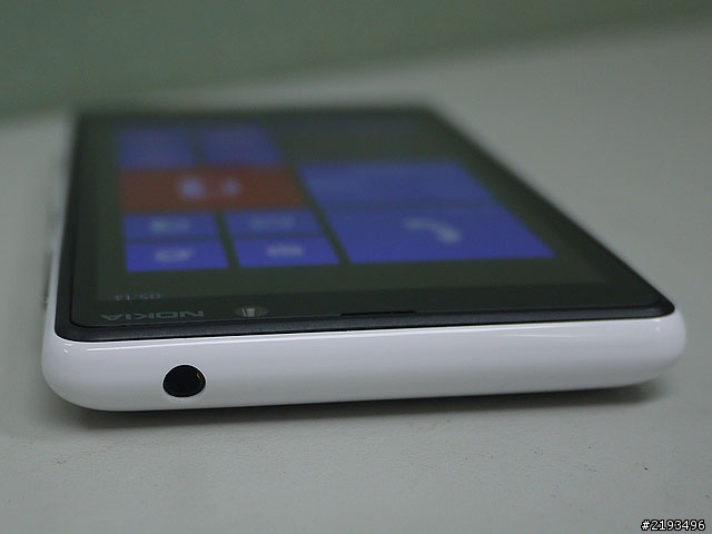 NOKIA Lumia 820 開箱