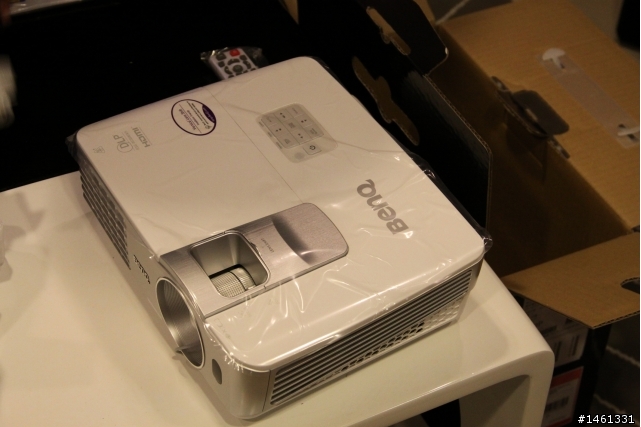 BENQ-W1070完整開箱...圖多(目前尚有些狀況未排除,也請各位網兄能解答)