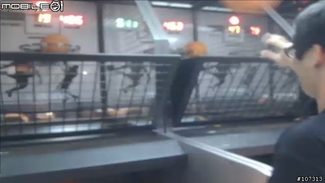 睡不著，突然想在FB創"極限投籃機社團"有人會參加嗎？個人目前最佳單機雙手1300多分，前60秒最高270分，2台花式交叉940分。挑戰1500-1800分和3台花式投籃