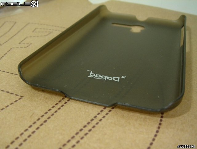 PadFone 超薄磨沙硬殼分享，真的又輕又薄...