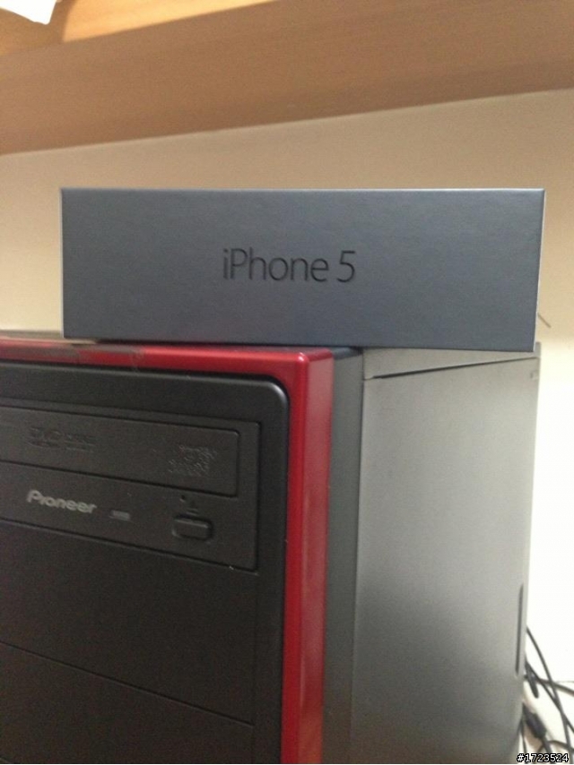 i Phone 5 開箱 穿新衣 過聖誕~^^