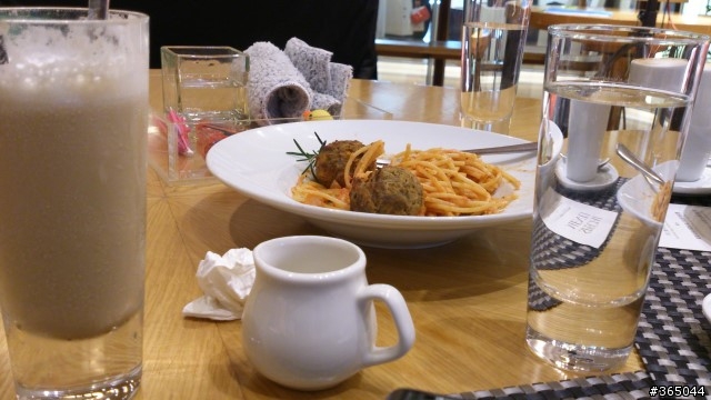 『水』你行的好夥伴：Xpera V  (與Xpera TX簡單比較)