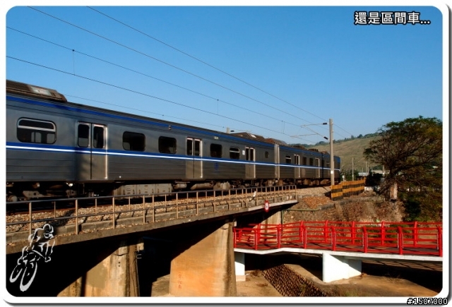 騎單車追火車_清水五福圳海線拍火車...