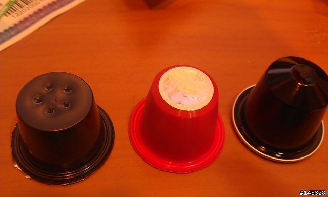 兩種 nespresso 替代的膠囊咖啡大小比較