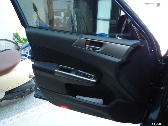 2012 Subaru Forester 2.0XS 深海藍 開箱 1/21 新增引擎室拉桿