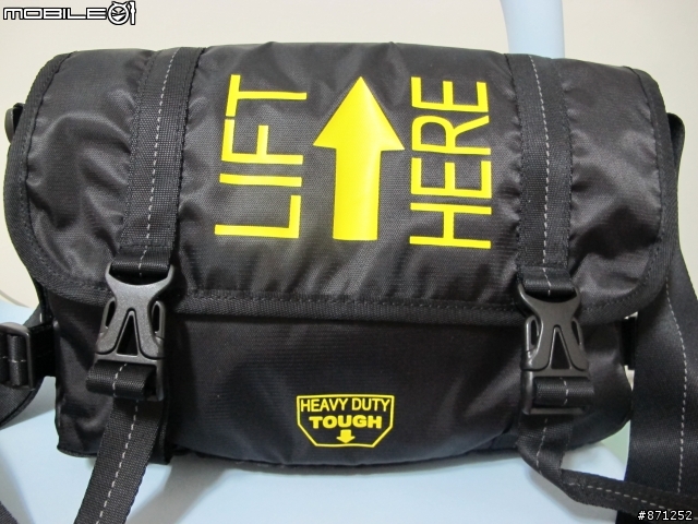 2012年送給女王的耶誕禮物agnes b日本限定包