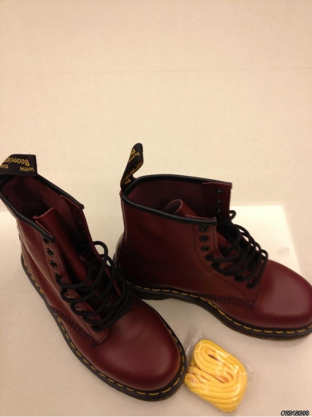 [ 開箱加穿搭 ] Dr. Martens 8孔 棗紅色  .