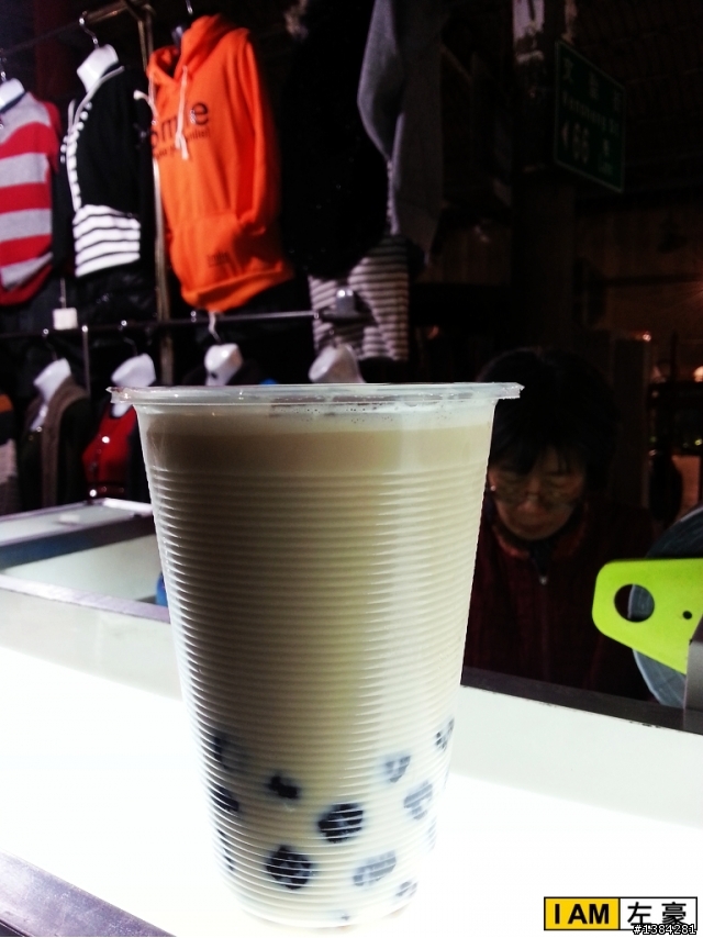[夜市] 明月好茶 (波霸珍珠奶茶)