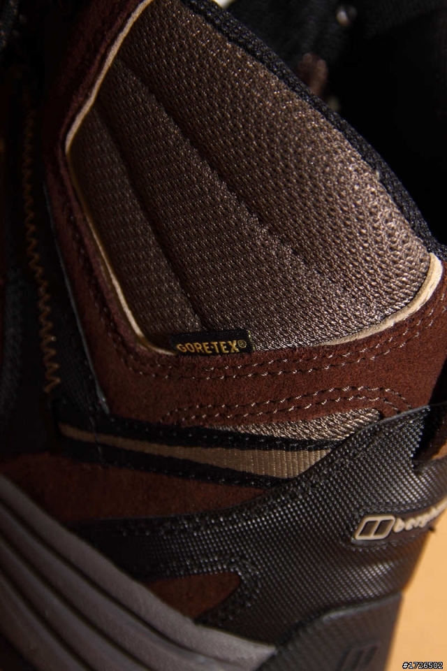 Berghaus Foot Wear 開箱