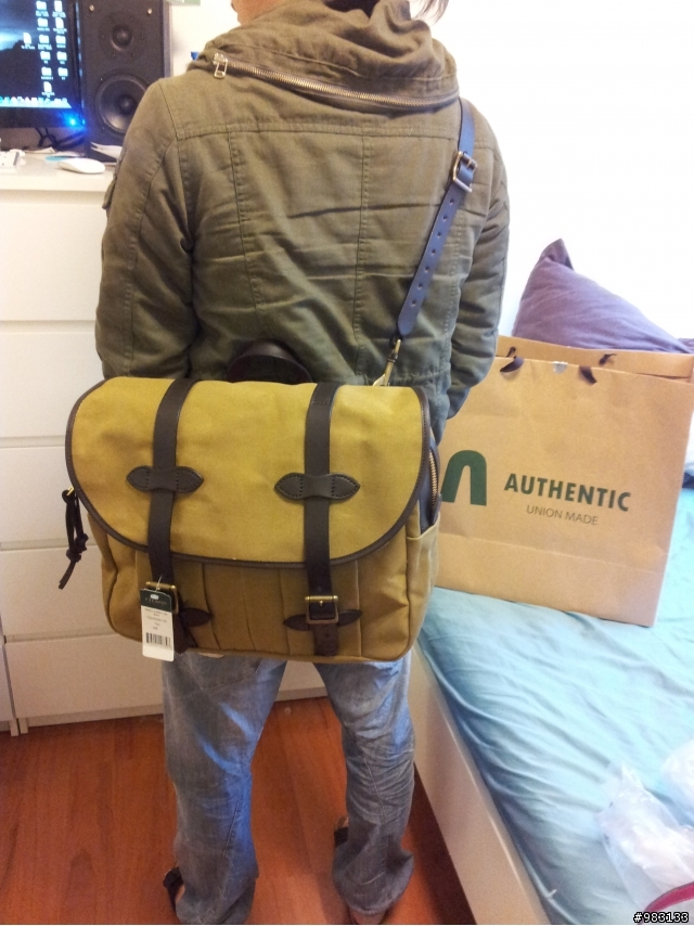 生日禮物。FILSON SMALL CARRY-ON BAG