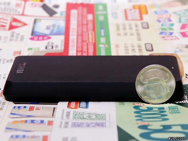 分享可以殺雞取卵-3年保的Toshiba 黑靚潮 750GB USB3.0 2.5吋行動硬碟