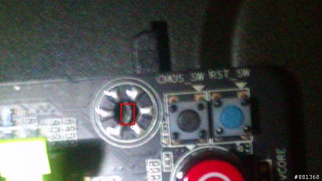 求救!海盜船機殼C70與主機板螺絲孔不合。(有圖)