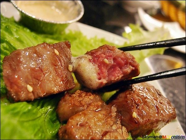 台中豐原-牧島燒肉專門店。食材、服務都蠻不錯的