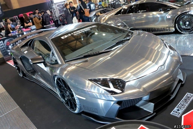 Liberty Walk LP-700