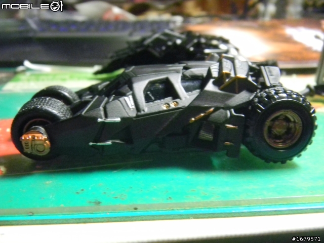 [開盒]HOTWHEEL 1/50 黑暗騎士 TUMBLER 跟BAT 開盒