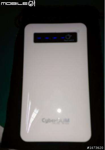 分享【CyberSLIM】大衛肯尼 4000mAh行動電源