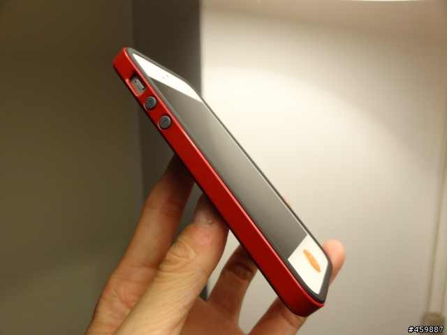 (1/9新增SGP Neo Hybrid EX SLIM Bumper)分享兩款iphone5 保護框!