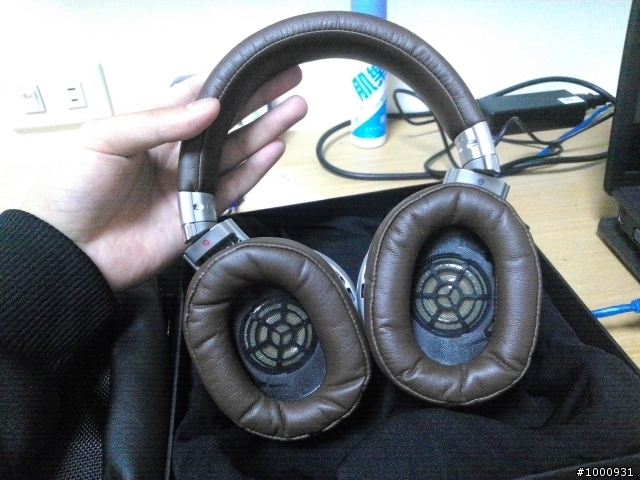 今年的工作獎金─SONY MDR-1R(銀)
