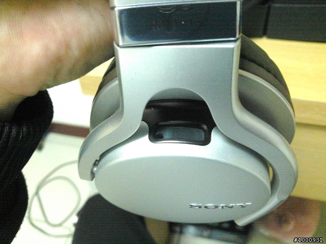 今年的工作獎金─SONY MDR-1R(銀)