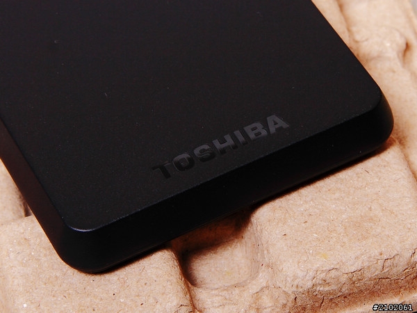 分享可以殺雞取卵-3年保的Toshiba 黑靚潮 750GB USB3.0 2.5吋行動硬碟