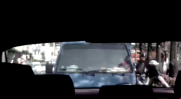 「中和」誰家小孩快跟他講一下吧.. 逆向腳踏車