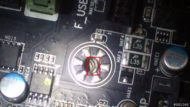求救!海盜船機殼C70與主機板螺絲孔不合。(有圖)