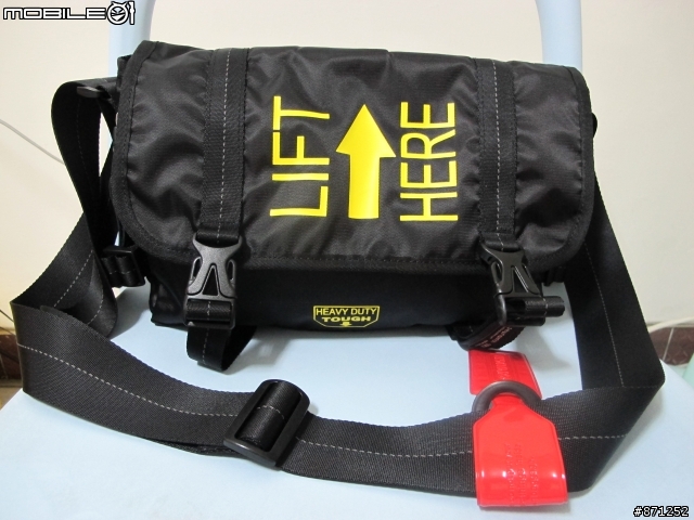 2012年送給女王的耶誕禮物agnes b日本限定包