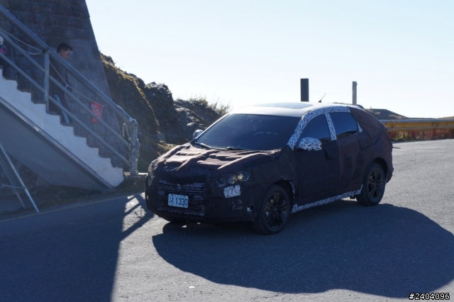 武嶺上遇到的偽裝車