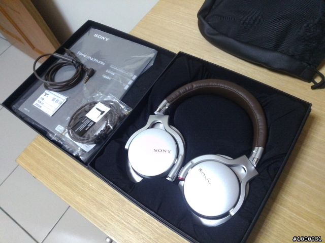 今年的工作獎金─SONY MDR-1R(銀)
