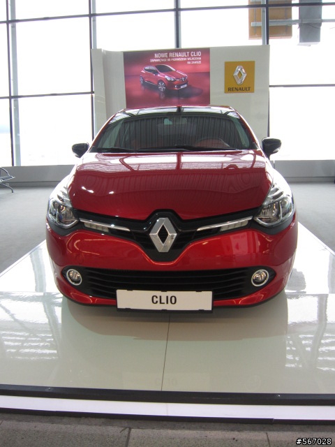RENAULT CLIO ??
