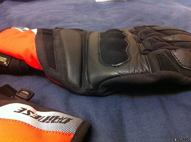 [開箱] Dainese Guanto KKH D-DRY   1/27新增使用心得