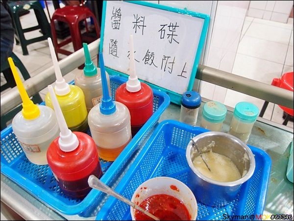 台中東海-吉祥刀切麵水餃。排骨+大水餃的標準吃法