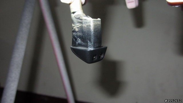 下雨天沒事S60引擎蓋打蠟,噴水頭每次都要貼(煩死了)......就這樣給它噴下去