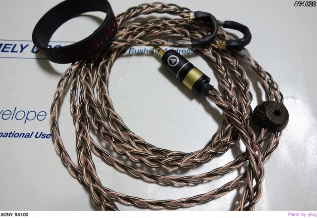 終於收到 Whiplash Audio 8 conductor TWag v3 (寄錯線了)