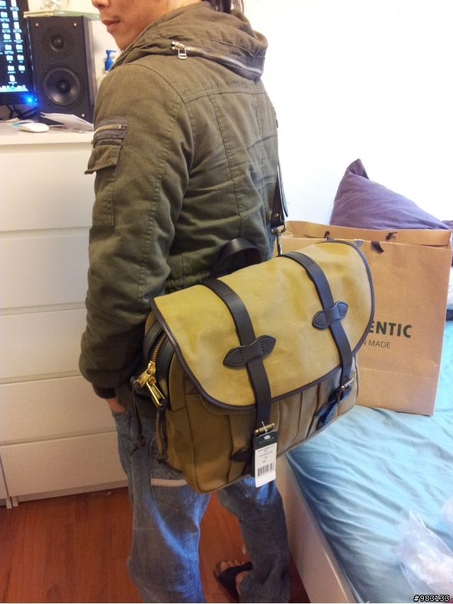 生日禮物。FILSON SMALL CARRY-ON BAG