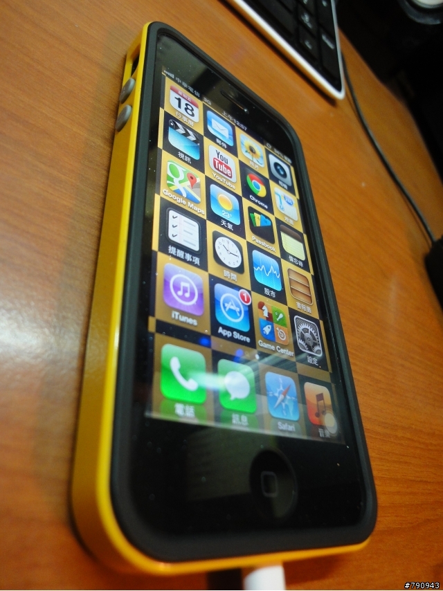 分享iphone 5 搭配SGP Neo Hybrid EX之桌布
