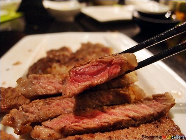 台中豐原-牧島燒肉專門店。食材、服務都蠻不錯的