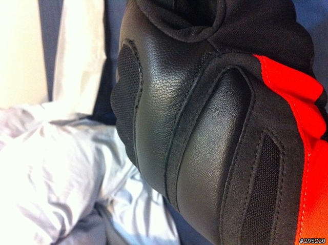 [開箱] Dainese Guanto KKH D-DRY   1/27新增使用心得