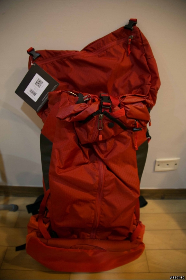 [開箱] 鳥背包來啦  Arc'teryx Altra 75