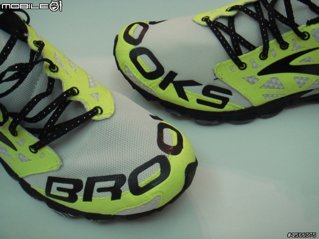 BROOKS T 7 Racer 超輕量馬拉松鞋試穿心得分享