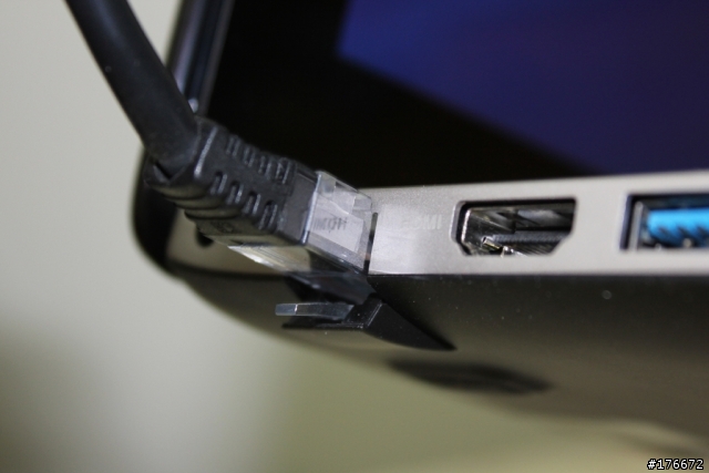 ASUS VivoBook S200E樂活小開箱