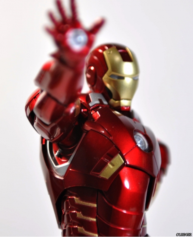 分享！鋼鐵人馬克七雕像～