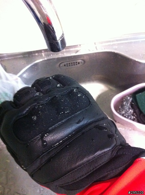 [開箱] Dainese Guanto KKH D-DRY   1/27新增使用心得