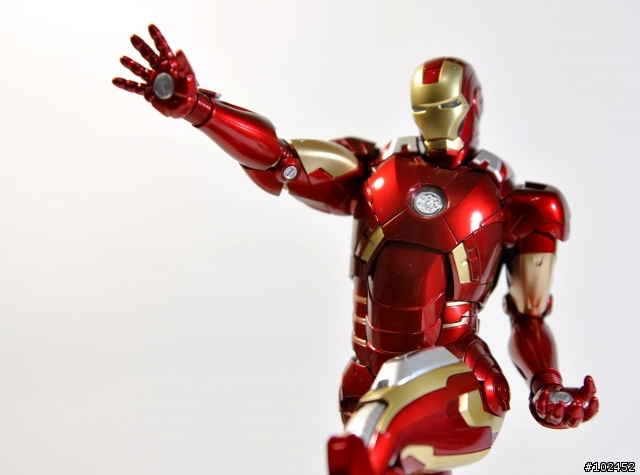 分享！鋼鐵人馬克七雕像～