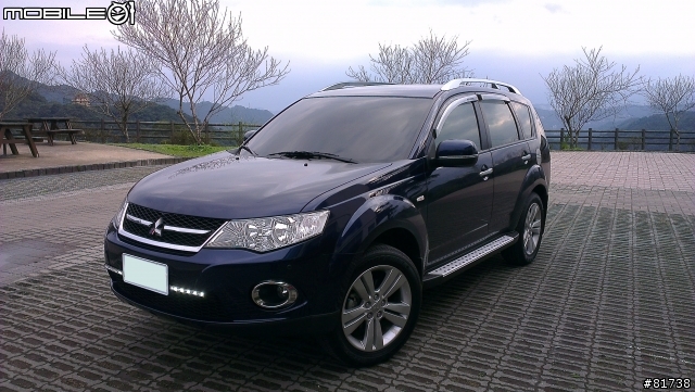 2013年1月份OUTLANDER 4WD 尊貴型 訂單分享(小開箱新增魚眼霧燈、食人魚尾燈、卡夢B柱)