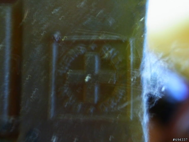請問這雙馬丁鞋是仿的吧