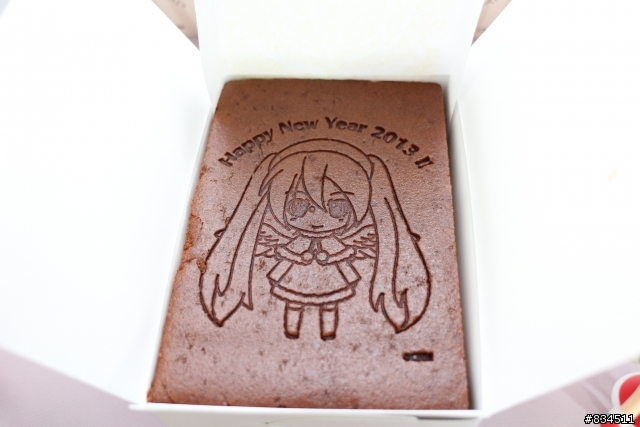 【開箱超劇場】小小天使ミク醬 + 好吃的蛋糕餅乾唷~~♪( 日本好微笑(GSC)期間限定天使初音蛋糕禮盒 )