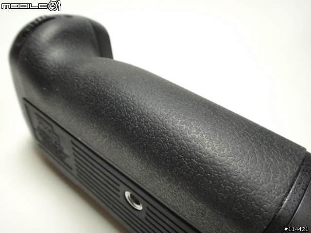 【分享開箱】2013 新年小開箱 品色 Pixel 副廠電池手把 Vertax D14 for Nikon D600