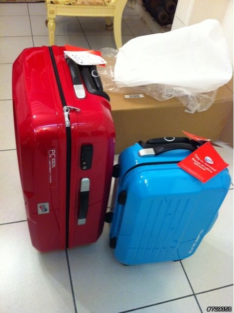 American tourister 行李箱開箱
